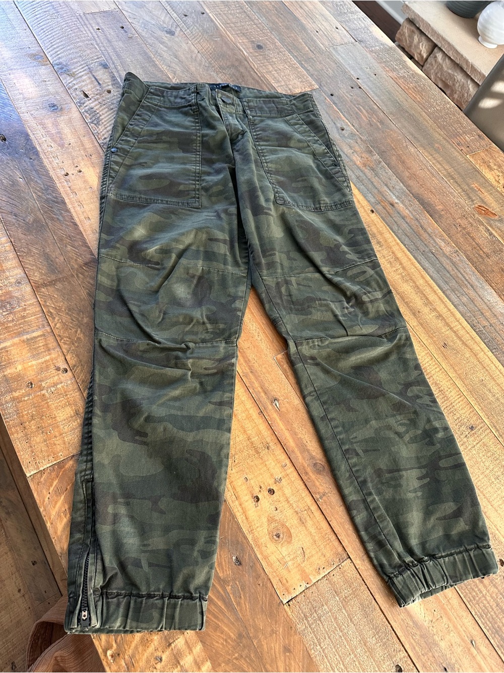Sanctuary Women's Camouflage Cargo Joggers - Olive Green